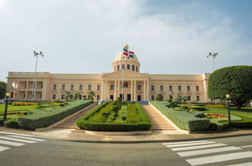  Abinader moderniza ETED y crea empresa de transporte en RD