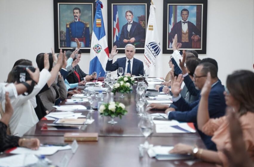 Educación impulsa competencias digitales en nivel preuniversitario