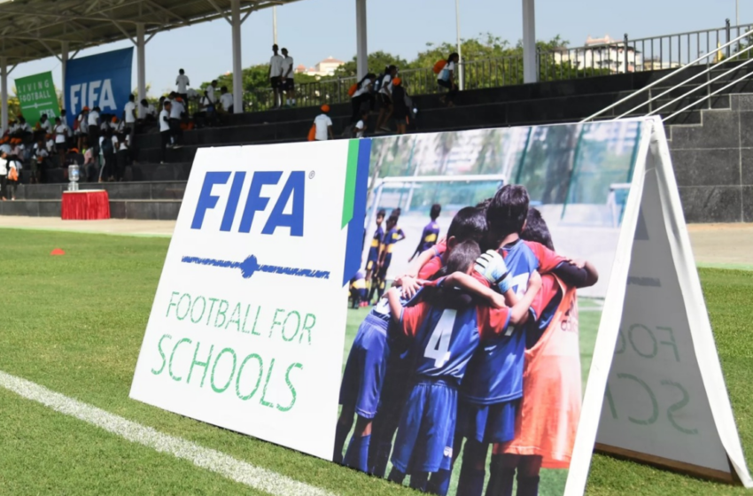 República Dominicana implementa el programa FIFA Football for Schools