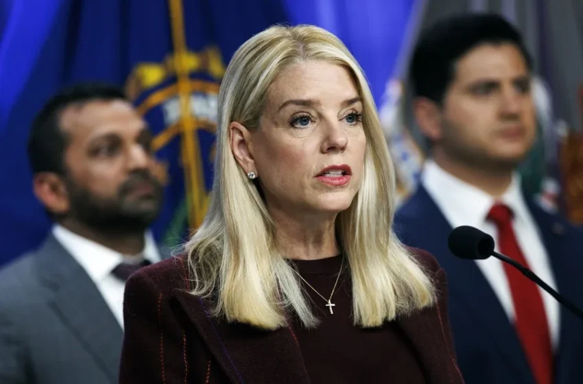 Pam Bondi rehúsa testificar ante el Congreso por caso Epstein