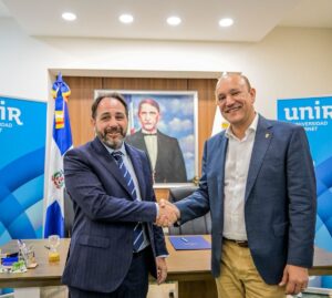 Santiago y UNIR firman convenio de becas para empleados municipales