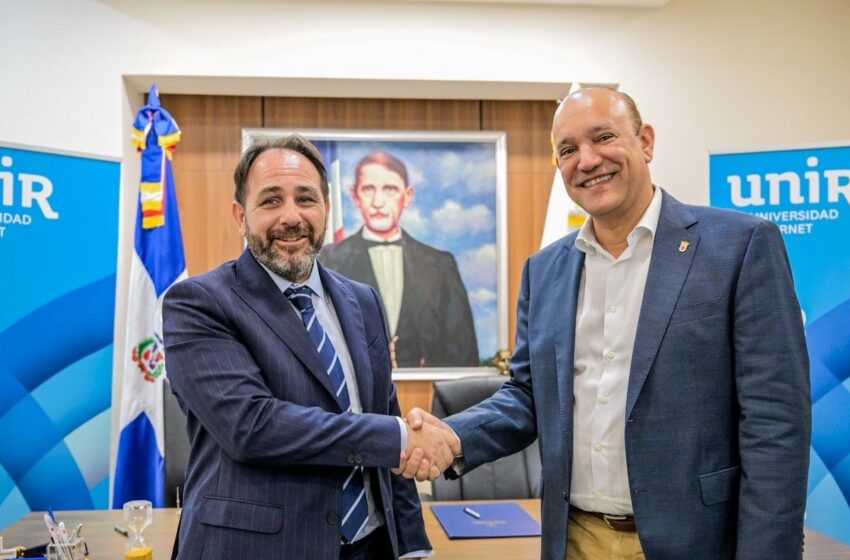 Santiago y UNIR firman convenio de becas para empleados municipales