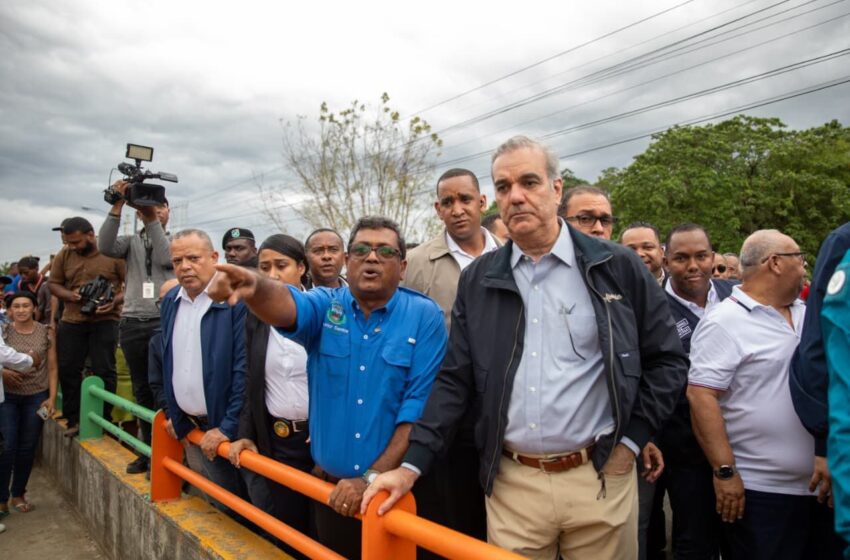Abinader supervisa daños por inundaciones en Los Alcarrizos