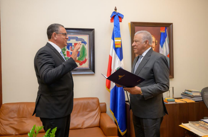  Carlos Roa Howley asume dirección del Plan San Juan