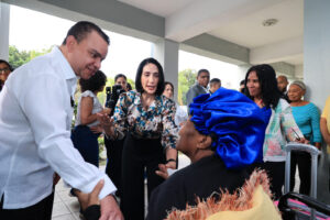 Primera dama y SNS evalúan avances en atención oncológica en INCART