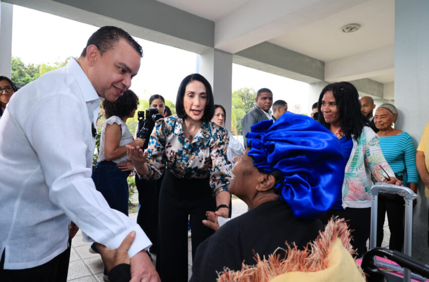 Primera dama y SNS evalúan avances en atención oncológica en INCART