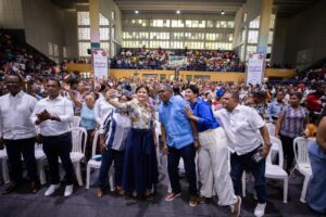Raquel Peña encabeza jornada “Madres que Sostienen” en Barahona