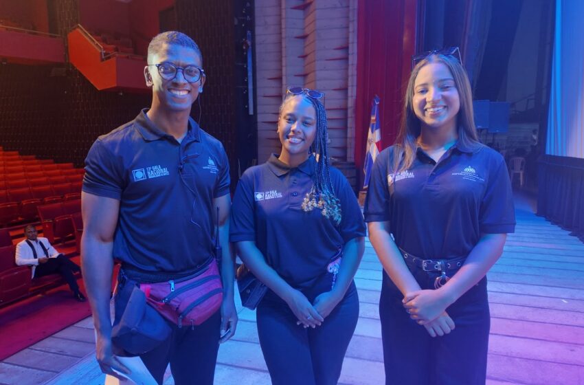 Estudiantes dominicanos presentan circoteatro en muestra nacional