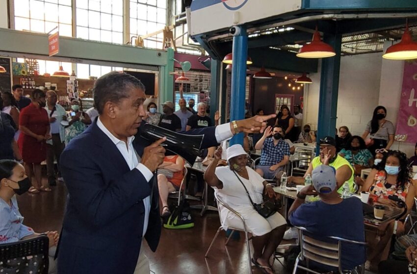 Dominicanos en Nueva York honran a Adriano Espaillat por su apoyo