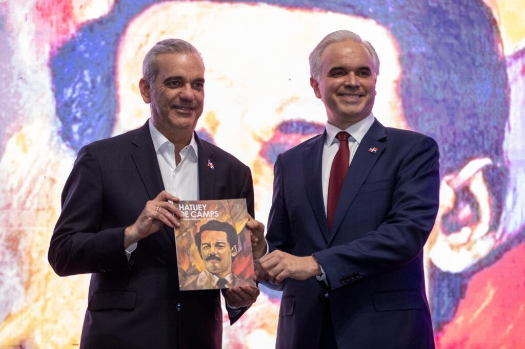 Abinader homenajea a Hatuey De Camps en la UASD