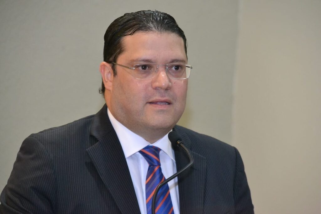 Sanz Lovatón resalta impacto histórico de EE UU en democracia y tecnología